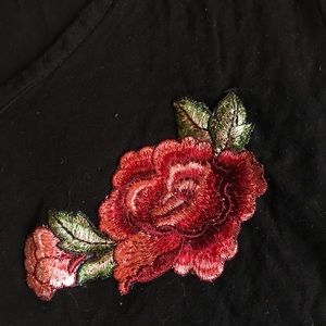 Maternity shirt with rose patch
